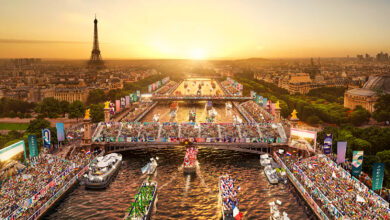New Project 2024 07 17T105306.324 ओलंपिक उद्घाटन समारोह के लिए, नदी ने ट्रैक की जगह ले ली और पूरा पेरिस एक विशाल स्टेडियम में बदल गया